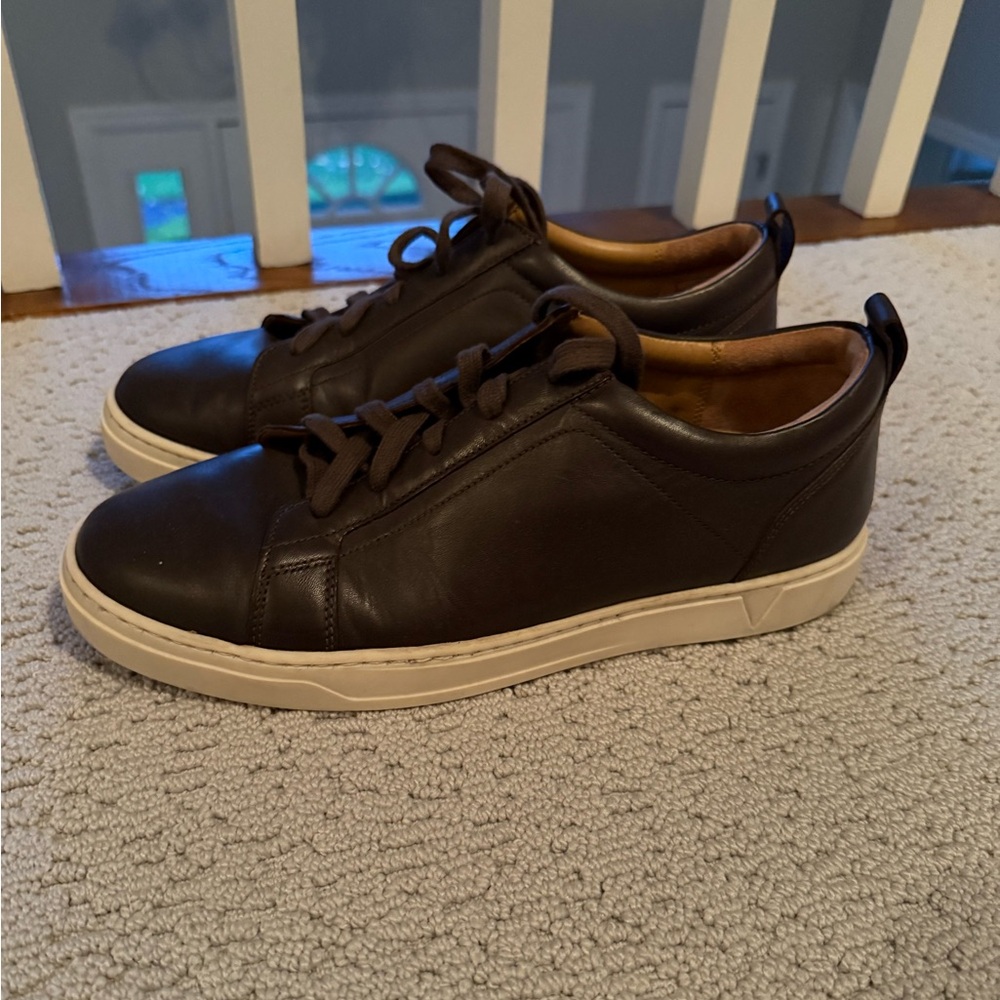 Vionic Men’s Brown Leather Sneakers - size 9. Worn Once